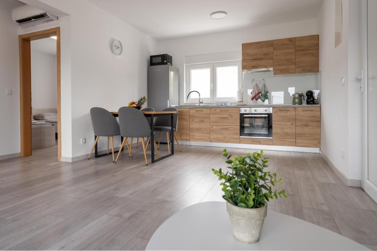 Linardići Apartmani Villa Ruby מראה חיצוני תמונה