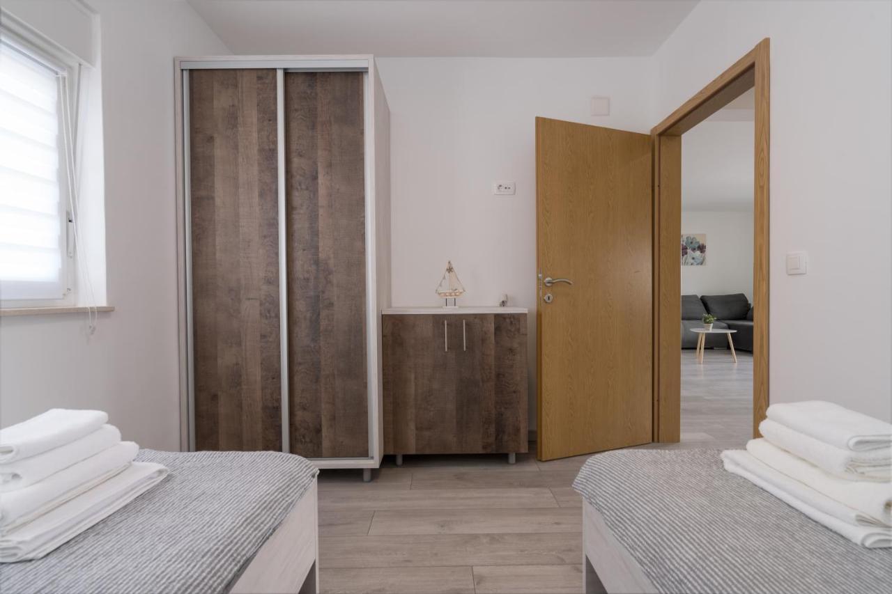 Linardići Apartmani Villa Ruby מראה חיצוני תמונה