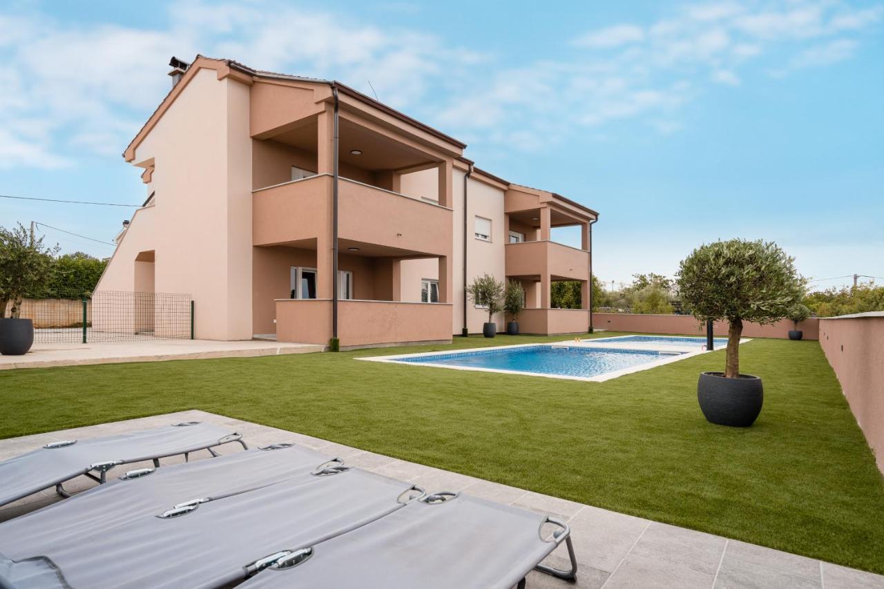 Linardići Apartmani Villa Ruby מראה חיצוני תמונה